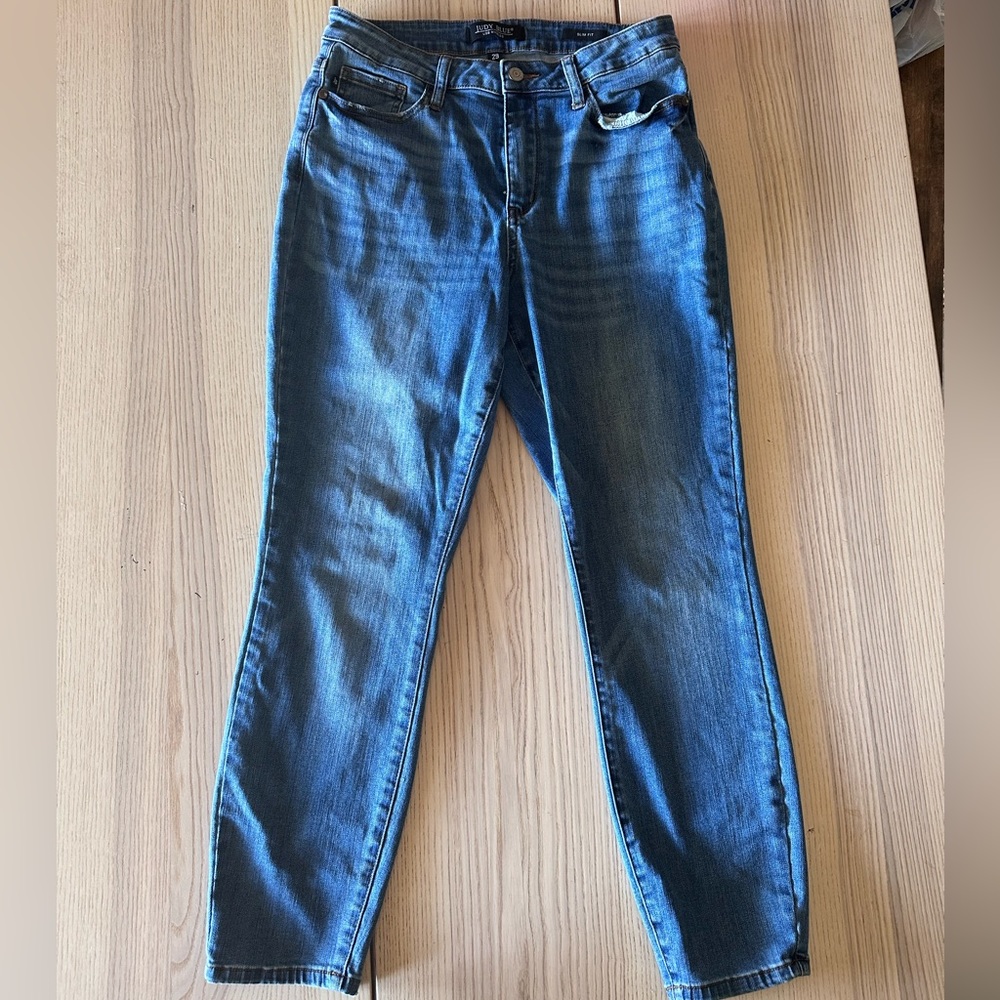 Judy Blue Medium Wash Slim Fit - Size 29